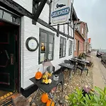 Restaurant Saelhunden 4* リーベ